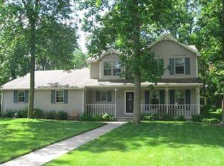 2560 Valley Heights Dr, Green Bay, WI 54311