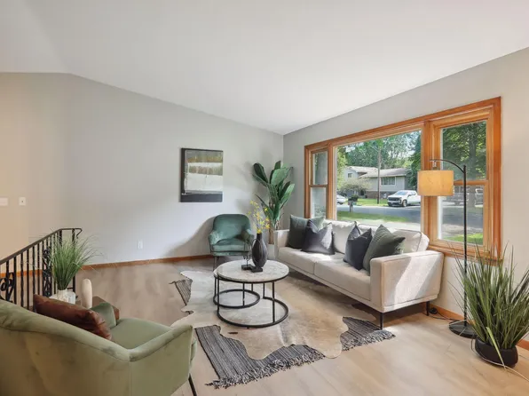 304 3rd Ave SE, Saint Paul, MN 55112