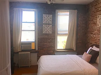 Rented by R New York