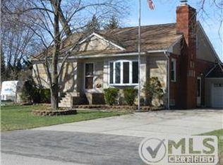 18927 Sunset St, Livonia, MI 48152