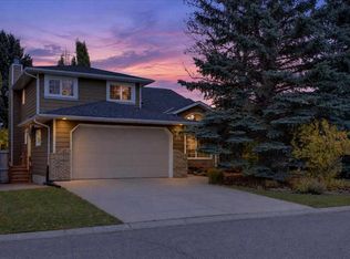 26 W Evergreen Ter SW, Calgary, AB T2Y 2V8