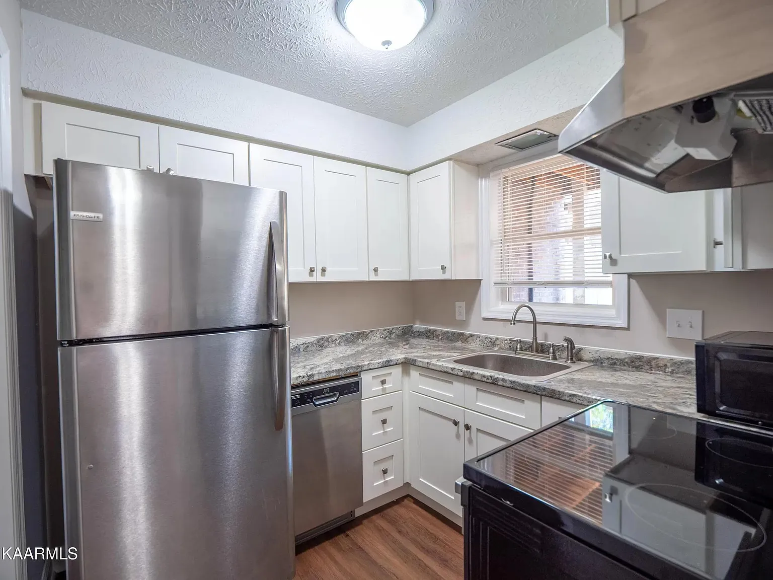 1952 Sequoyah Ave — Photo 2