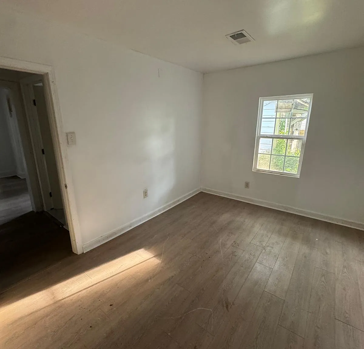 3 bed, 1376 sqft, $1,375 — Photo 1