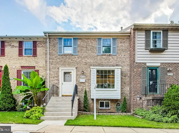 9697 Lindenbrook St, Fairfax, VA 22031