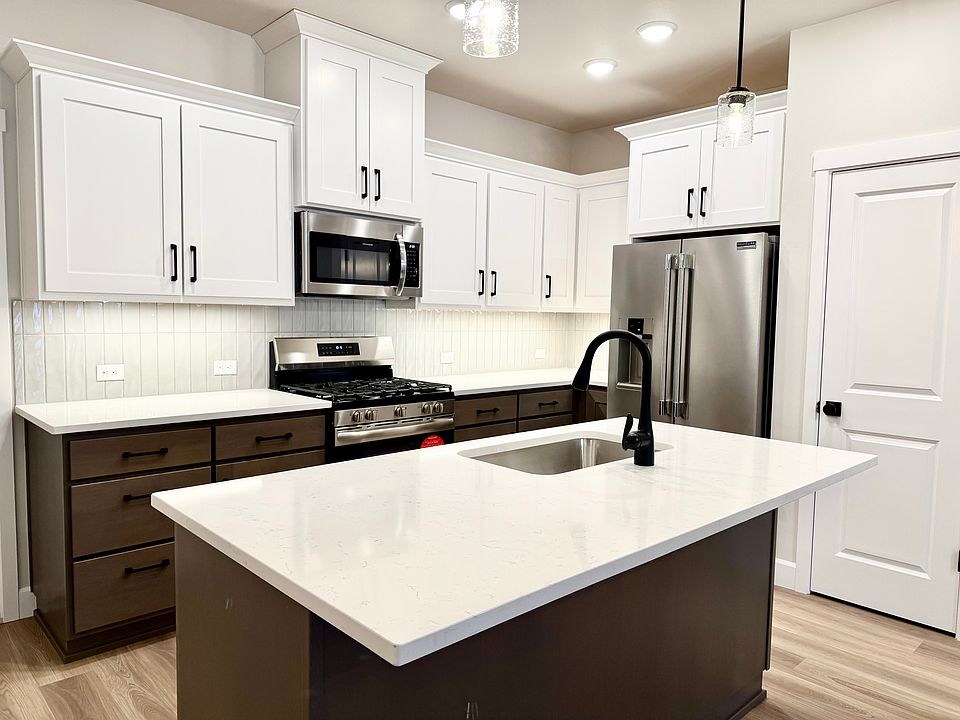 1st image of 8485 SE Shale Ln