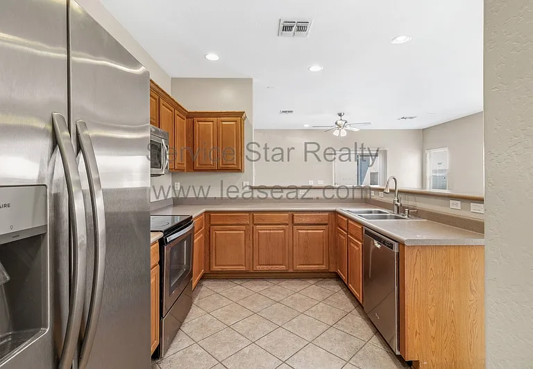 15015 N 172nd Ln — Photo 9