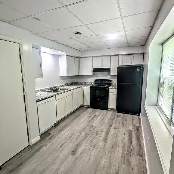 102 Brown St #3 — Photo 2