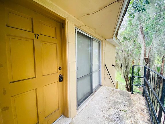 3rd image of 305 E Dakin Ave APT 17
