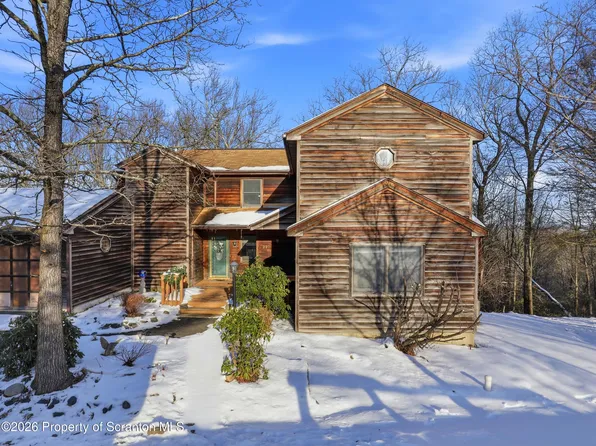 227 Image Dr, Scotrun, PA 18355