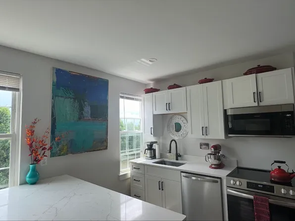 62 Waterville St #4, Portland, ME 04101