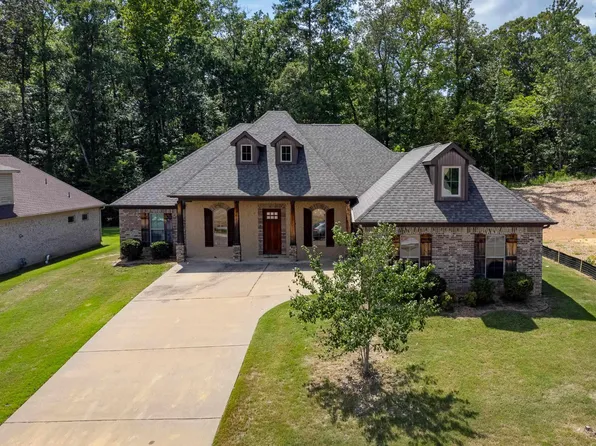 8033 N Shoreline Blvd, Benton, AR 72019