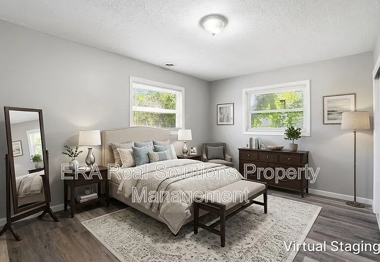 944 Leona Ave — Photo 2