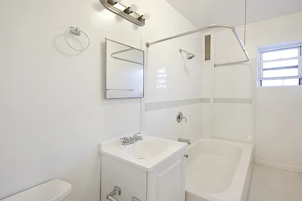 Rented by Bold New York | media 24