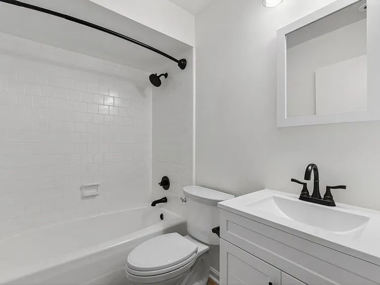 7 Georgetown Grn — Photo 37