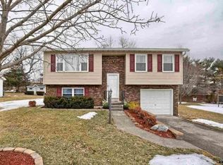 4001 Stony Brook Dr, York, PA 17402