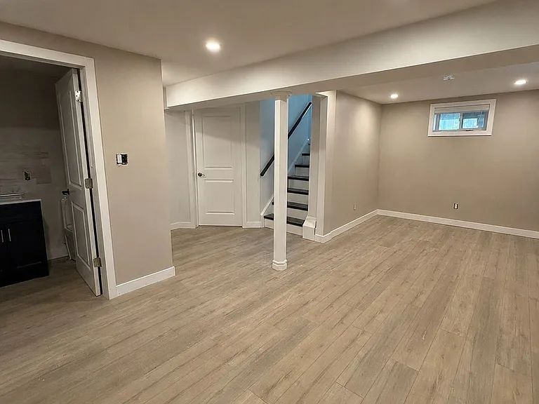 155 Heslop Rd #LOWER — Photo 5