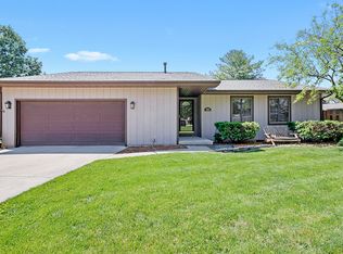 2904 Deske Ct, Champaign, IL 61822