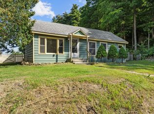 29 Bean Rd, Colchester, VT 05446