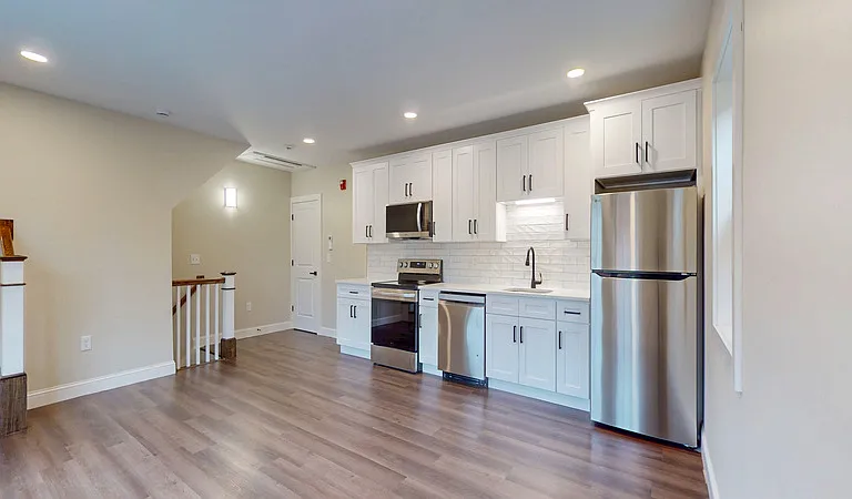 130 Center St #2 — Photo 4