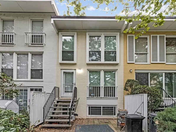 604 3rd St SW, Washington, DC 20024