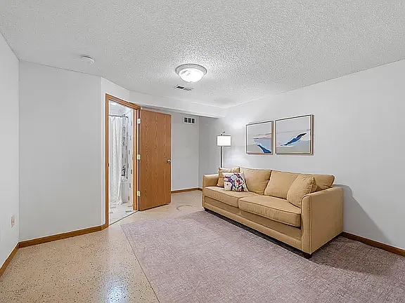5131 Aurora Dr — Photo 13