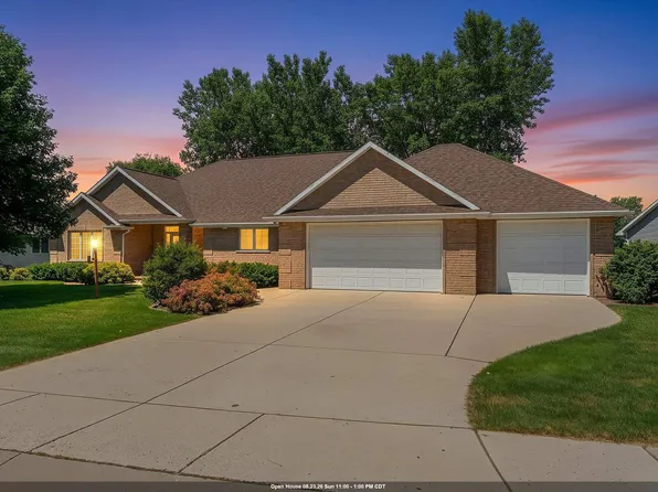568 Royal Saint Pats Dr, Wrightstown, WI 54180