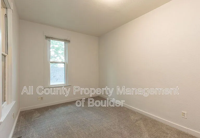 2245 Grove Cir — Photo 13
