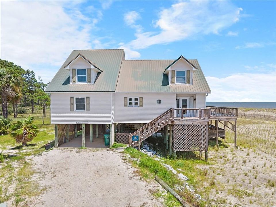 1st image of 300 Audubon Pl