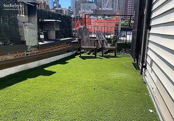 3rd image of 52 W 71st St APT 4B