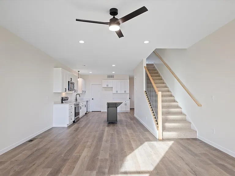 717 E Lacrosse Ave #1 — Photo 11