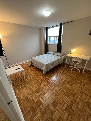 280 Wellesley St E #2207C Photo 1