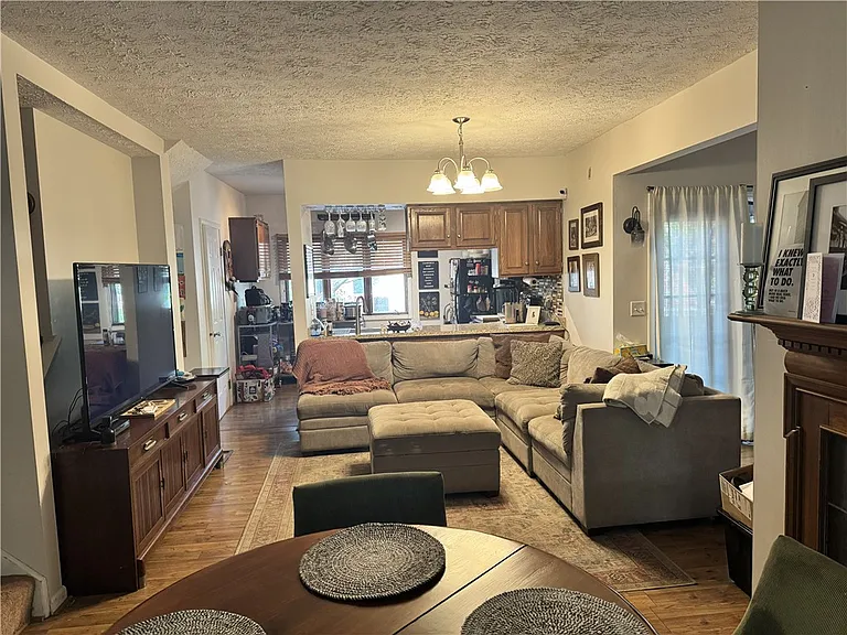 30 Cornhill Pl — Photo 3