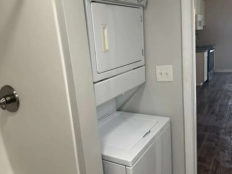 624 Washington St #7 — Photo 10