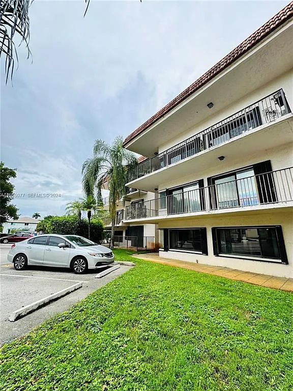 2 bed, 2.0 bath, 1200 sqft, $2,000 — Photo 1