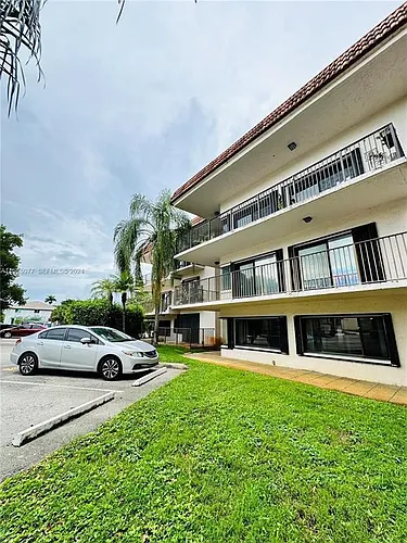 4730 SW 62nd Way #104 Photo 1
