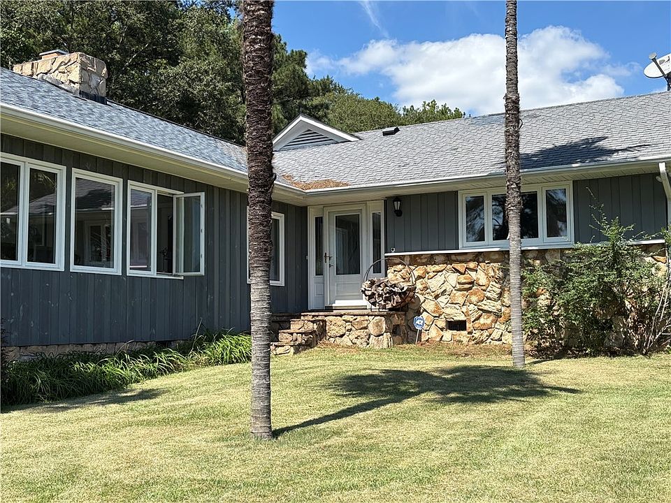 2nd image of 1035 Interlaken Way