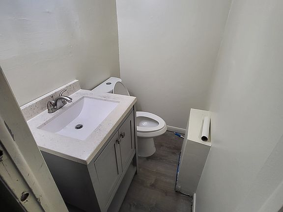2nd image of 426 Filbert St