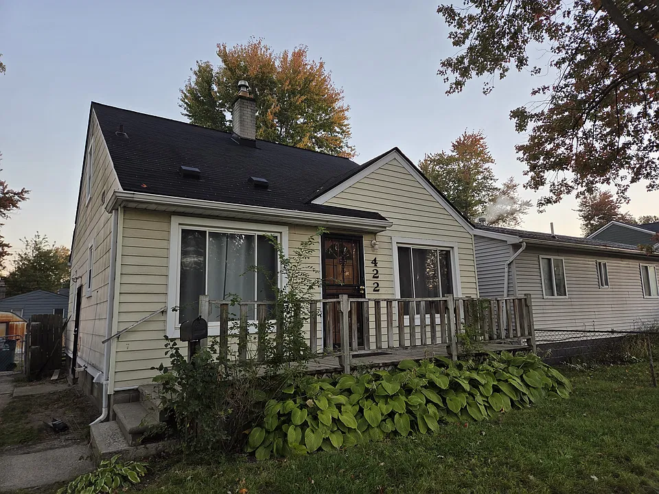 422 W Elza Ave