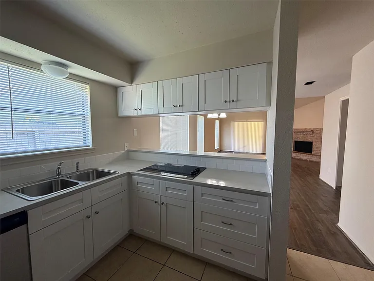 8027 Wind Forest Dr — Photo 9