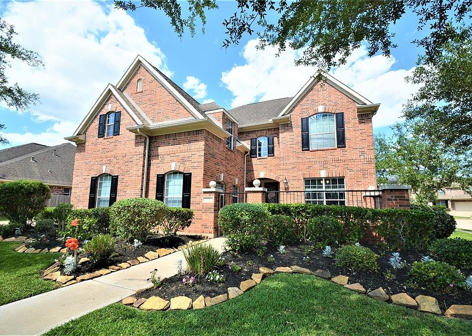 1st image of 8307 Crescent Knolls Dr