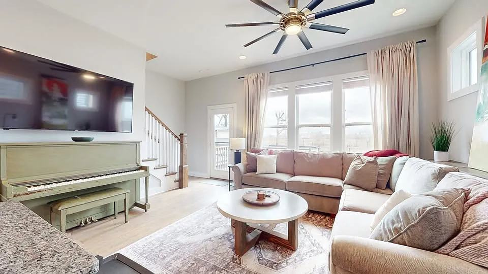 1016 Alice St — Photo 3