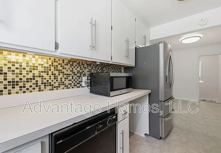 7228 Linden St — Photo 22