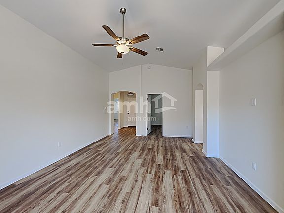 4th image of 431 W Calle Franja Verde