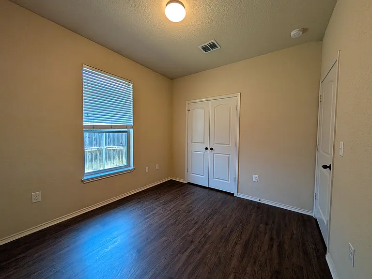 660 Creekside Cir — Photo 23