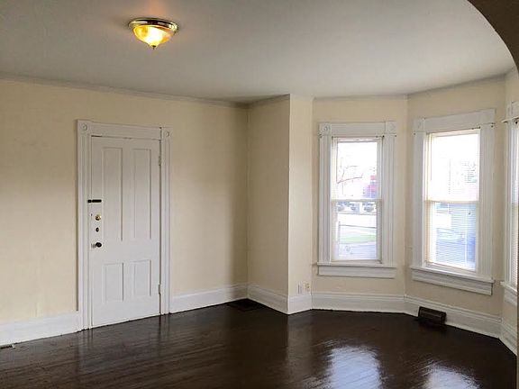 2nd image of 2216 3rd St #2