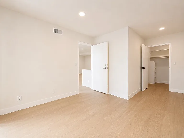 4727 Kester Ave #201 — Photo 10
