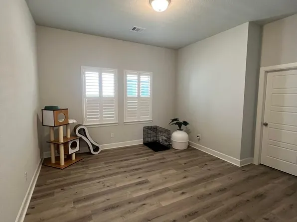 9208 Crockett Dr, Rowlett, TX 75089