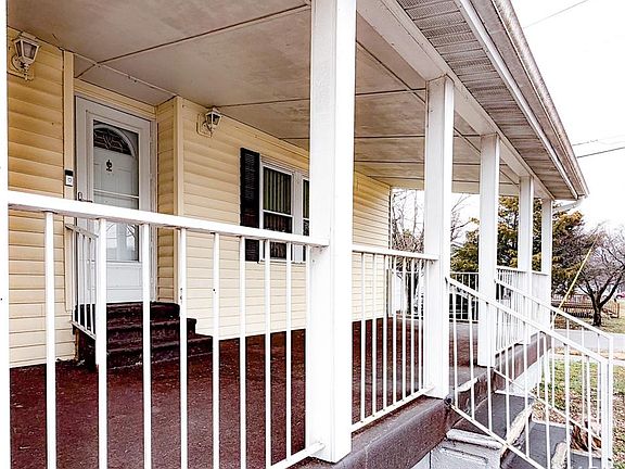 5th image of 219 W Morris St