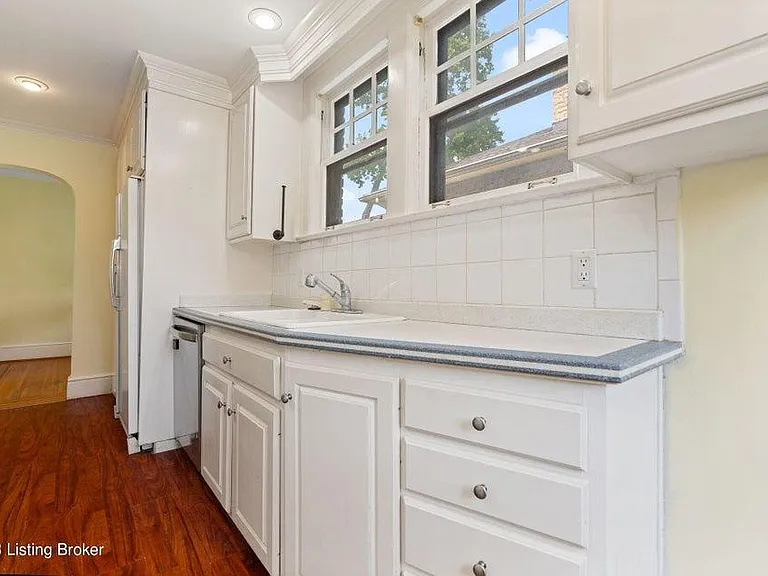 2154 Emerson Ave — Photo 8
