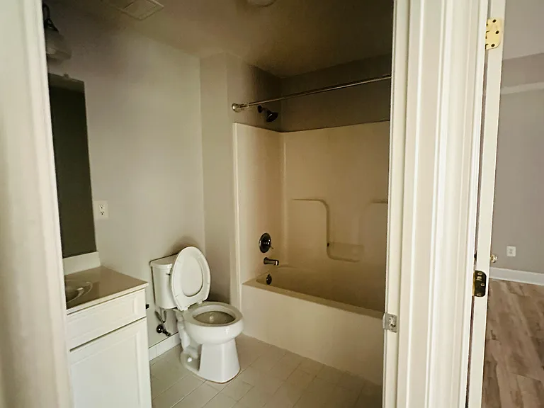 10600 Provincial Dr #102 — Photo 8